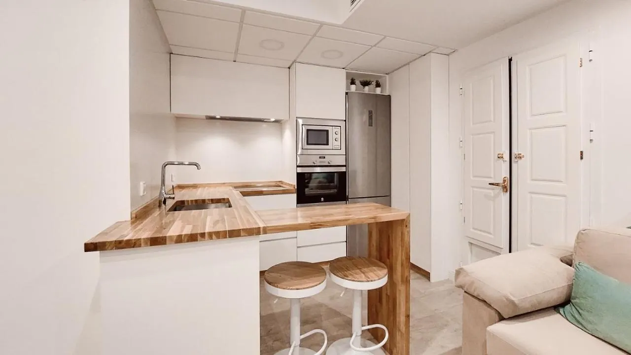 Reposo Sweet Home & Free Parking Seville Apartment